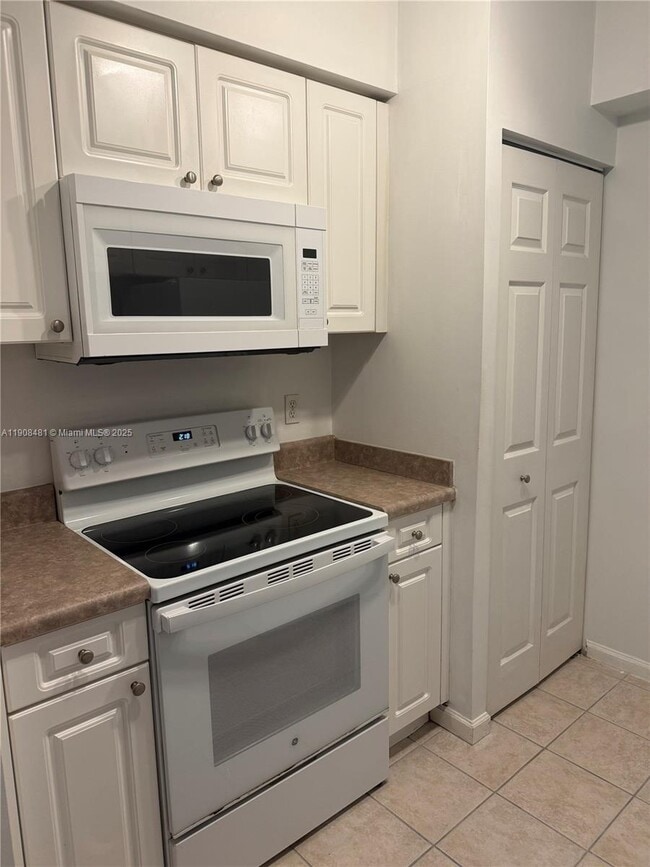 Building Photo - 17100 N Bay Rd