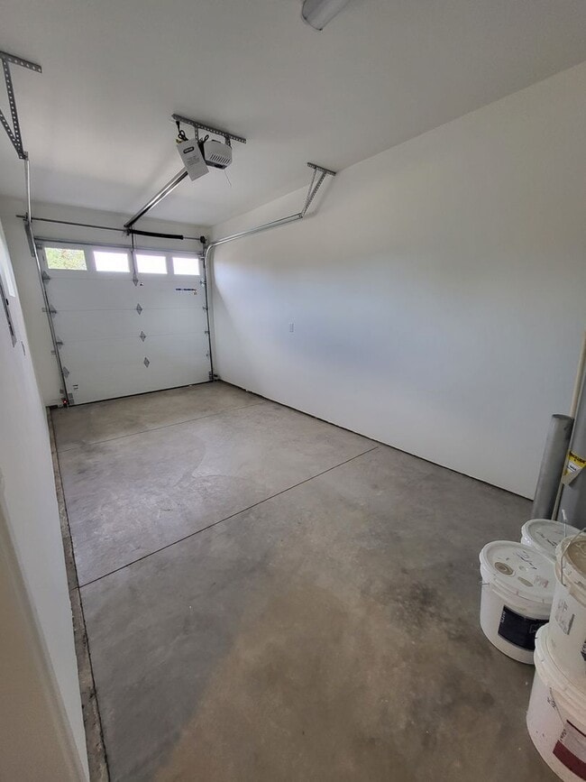 Building Photo - 61570 SE Lucia St