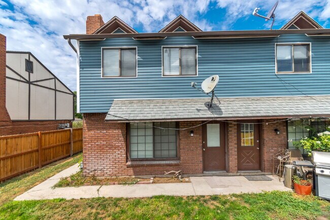 Building Photo - Fresh townhome in Sugarhouse