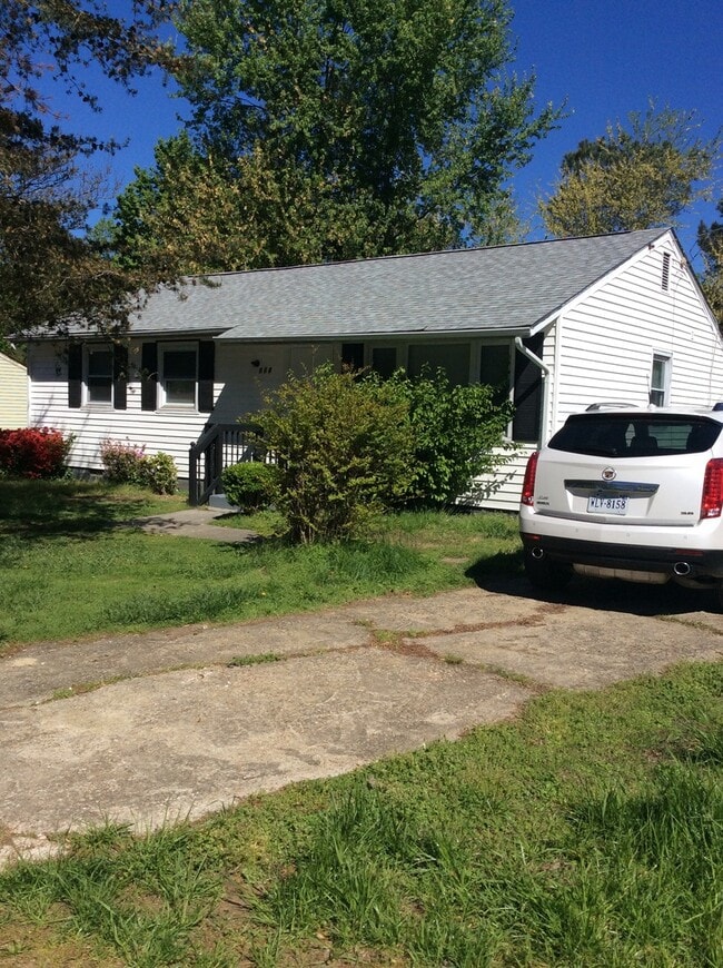Building Photo - Nice home in a great neighborhood