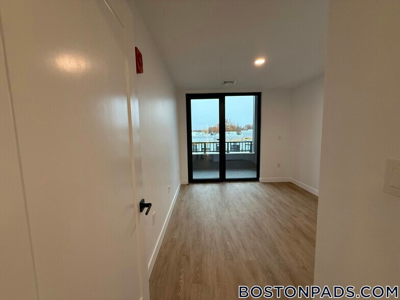 Building Photo - 199 Gardner St