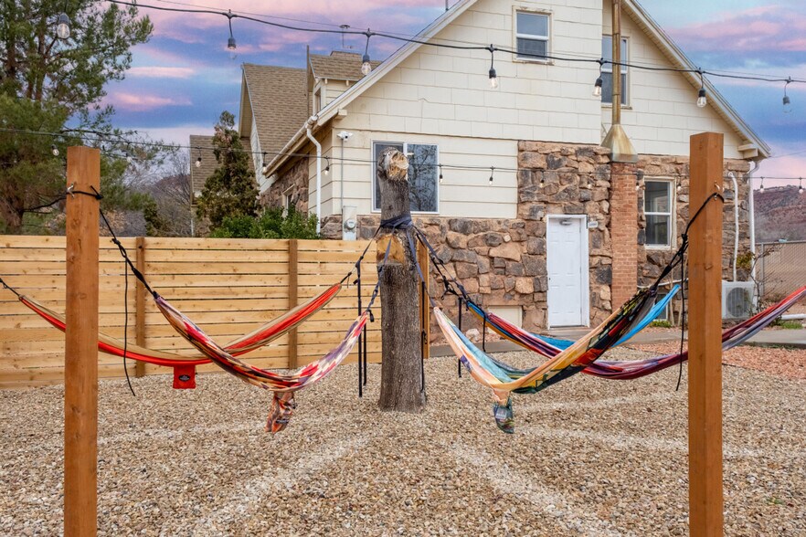 Building Photo - 170 E 100 N