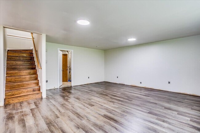 Building Photo - January FREE RENT! South Wichita Gem! Save $$ with solar panels