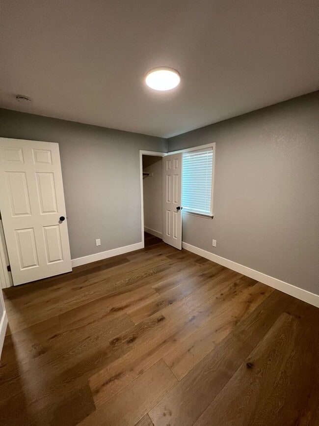 Building Photo - Updated Two-Bedroom, One-Bath Townhome – Bay Point