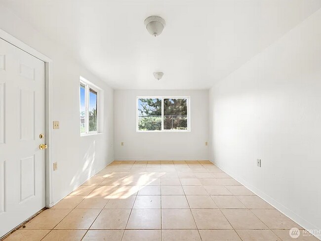 Building Photo - Ruth Duplex Unit A