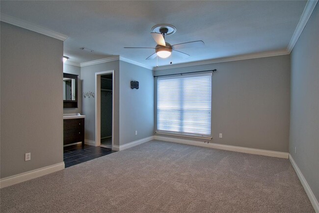 Building Photo - 8502 Danville Dr