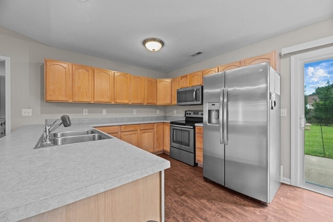 Building Photo - 131 Oakley Dr