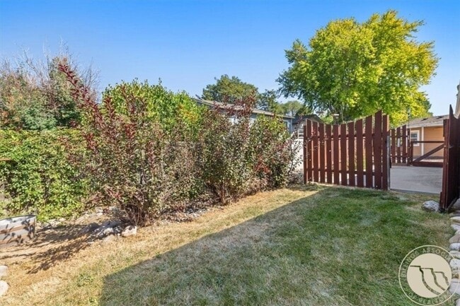 Building Photo - Yorkshire Court North