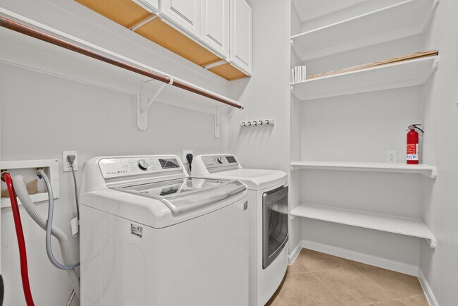 Building Photo - 28410 Stonestead Dr