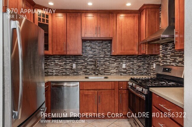 Building Photo - 870 Appian Way