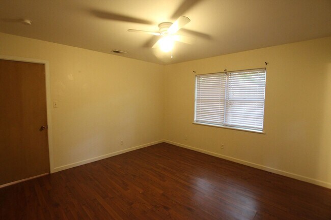 Building Photo - Coming Soon: Beautiful 3 Bedroom, 2 Bathro...