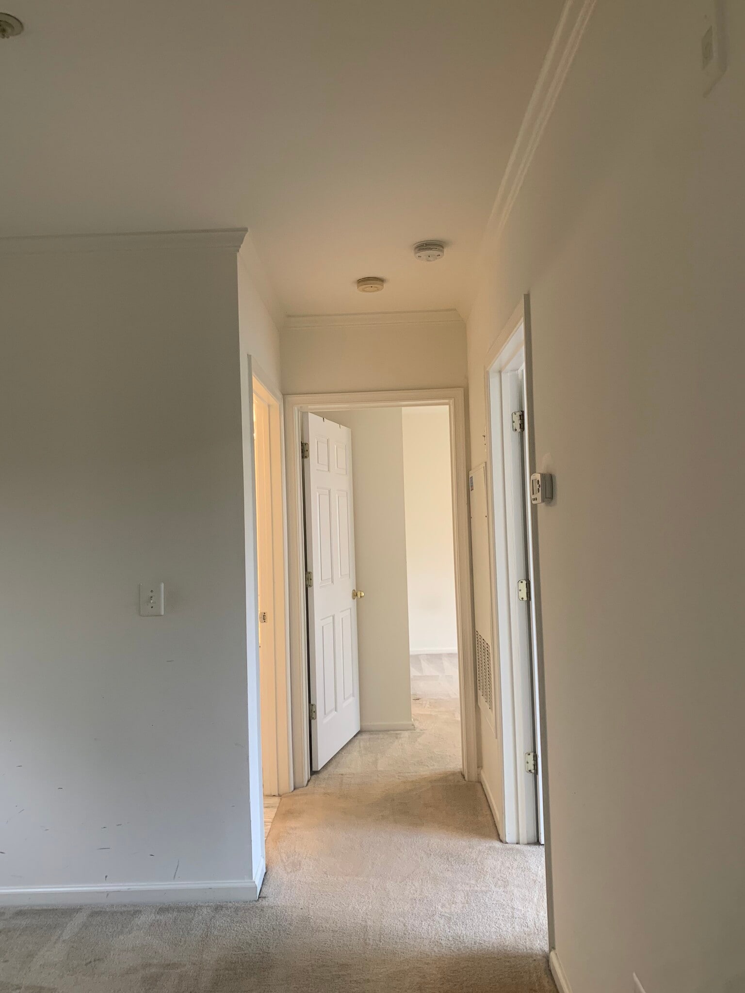 Building Photo - 7000 Falls Reach Dr