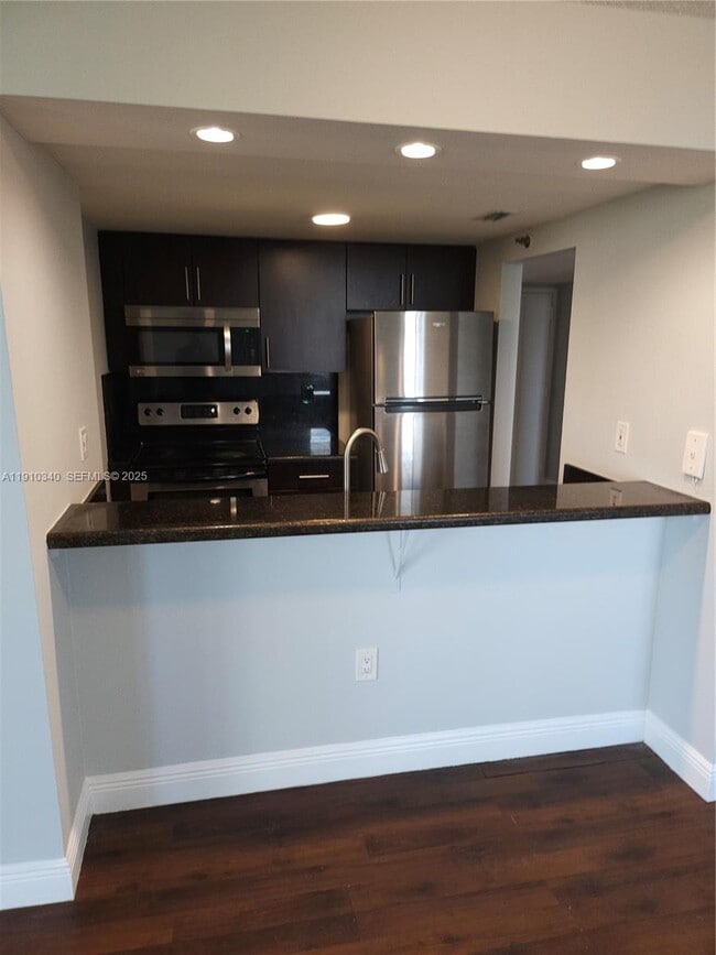 Building Photo - 850 N Miami Ave