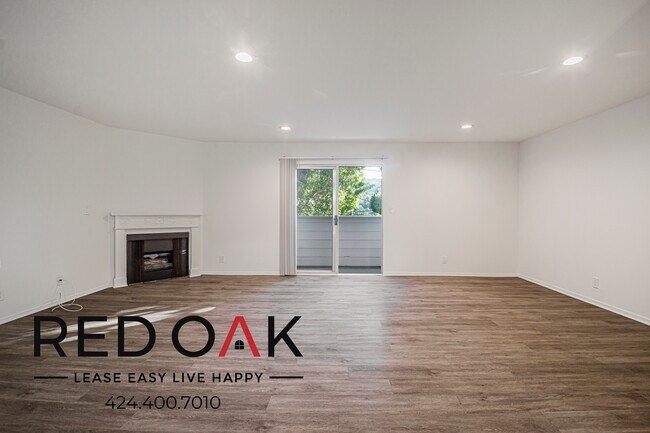 Building Photo - 13444 Moorpark St