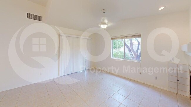 Building Photo - 144 E Mesquite Crest Pl