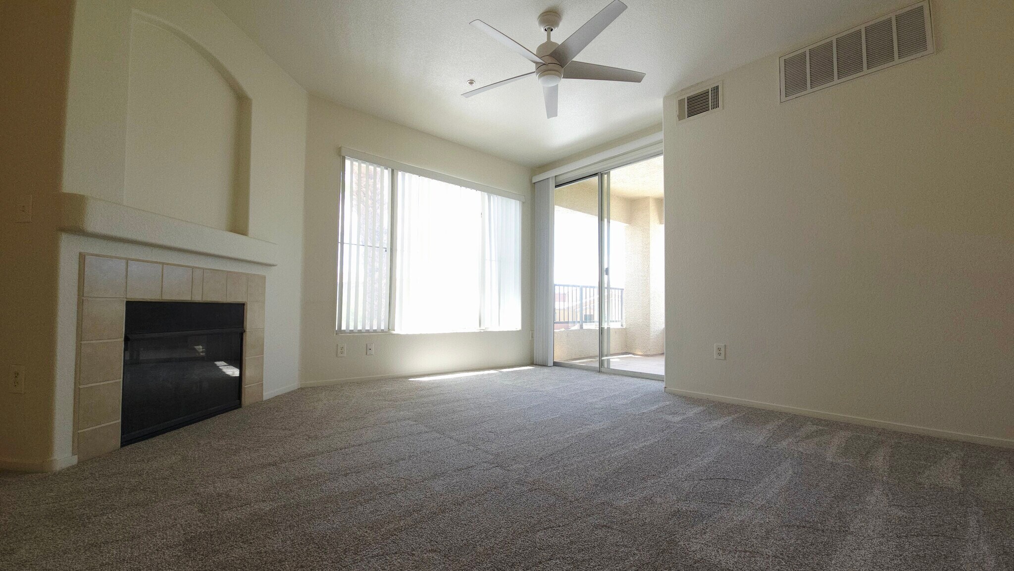 Building Photo - 7127 S Durango Dr
