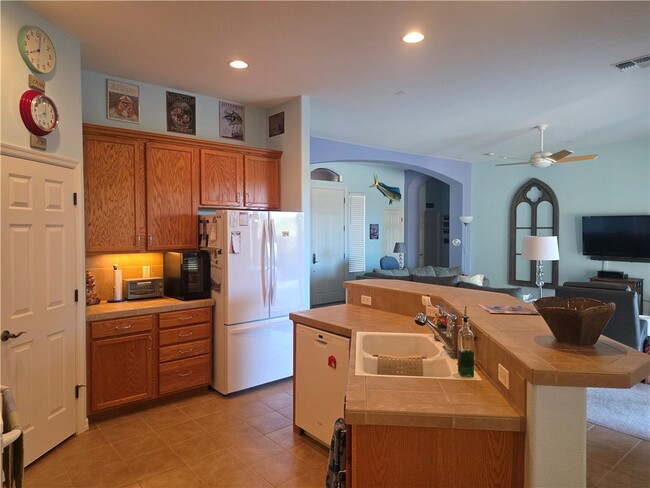 Building Photo - 2842 Fort Silver Dr