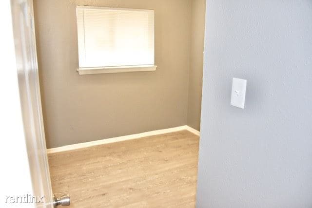 Building Photo - 3 br, 1 bath House - 6310 Brownleaf St