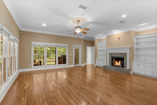 Building Photo - 8881 Winged Foot Dr