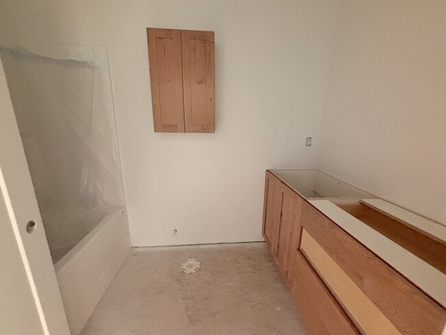 Building Photo - 361 W 400 S