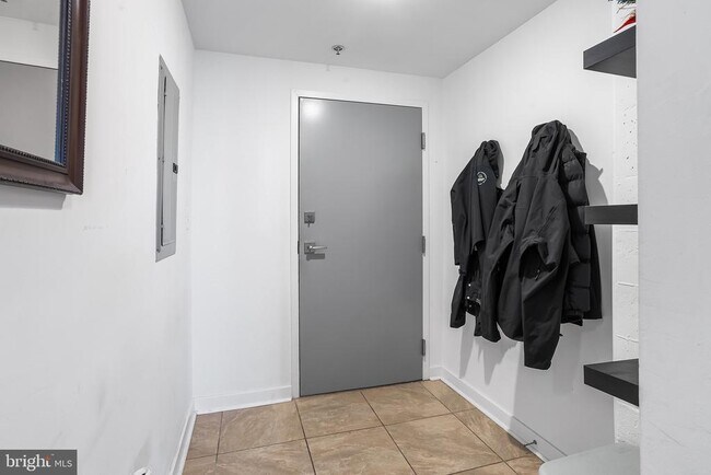Building Photo - 444 N 4th St