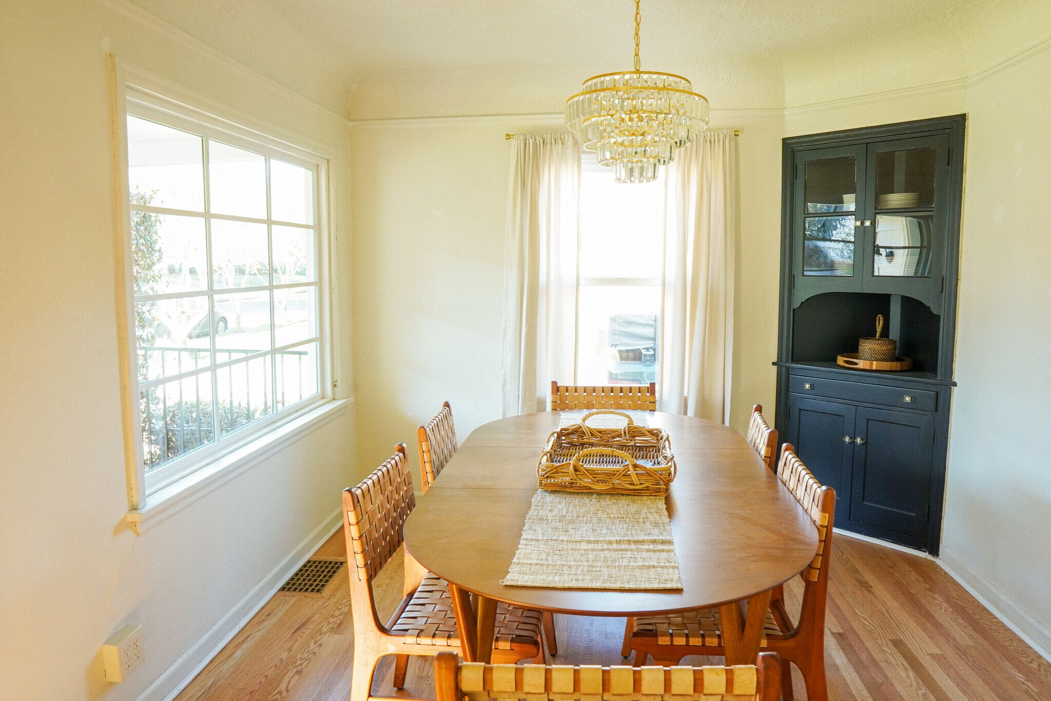 Building Photo - 4603 NE Irving St