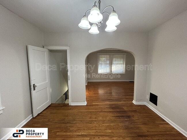 Building Photo - 4950 Sutherland Ave