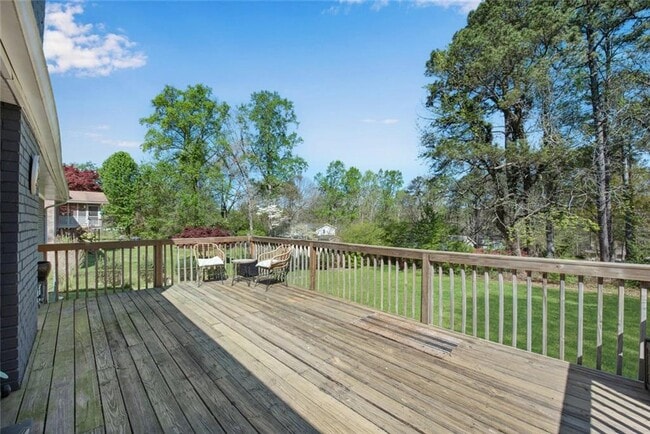 Building Photo - 3941 Forest Dr
