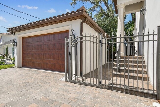 Building Photo - 134 Chesapeake Ave