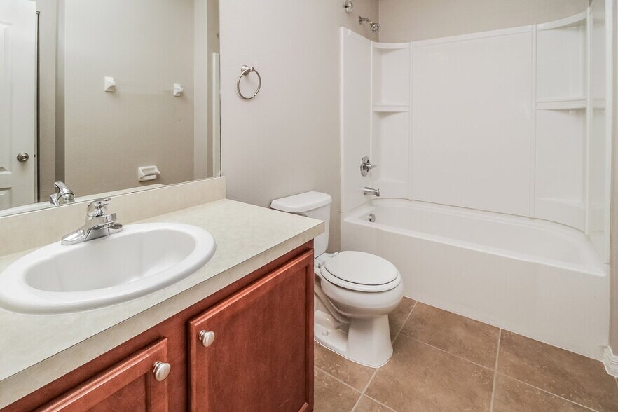Building Photo - 2591 Vineyard Cir