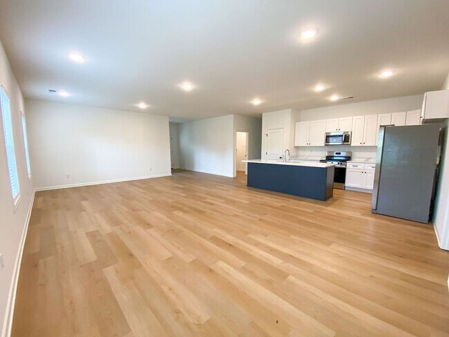 Building Photo - 4 bedroom, 2 bath in Brighton TN built in ...