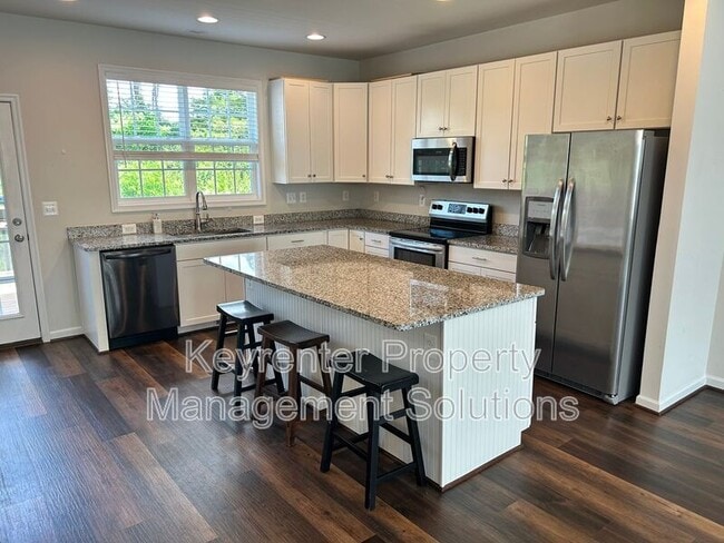 Building Photo - 213 Willowshire Ct