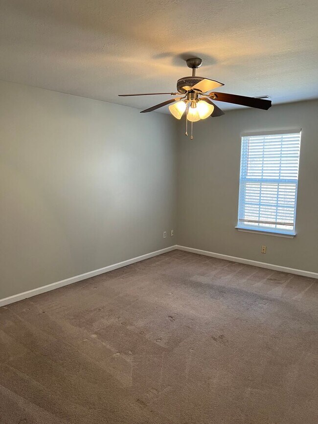 Building Photo - Coming Soon! Fresh updates on Old Dayton Pike