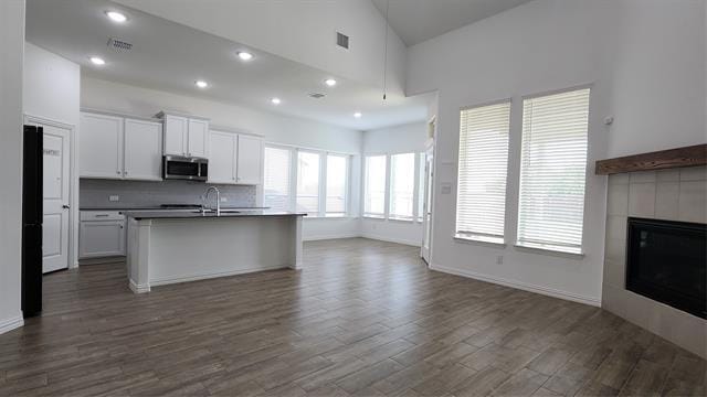 Building Photo - 10231 Sovereign Dr