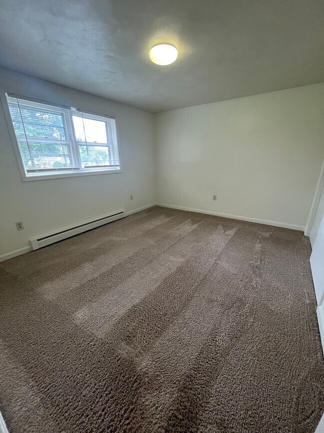 Building Photo - 207 Broce Dr