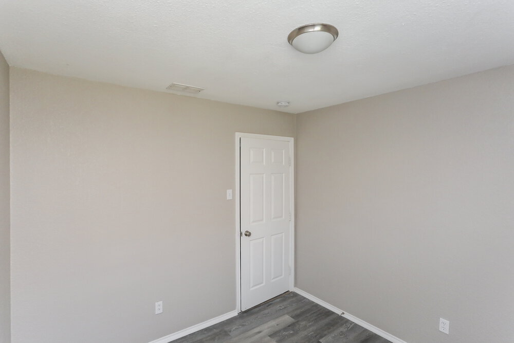 Building Photo - 1329 Planters Rd