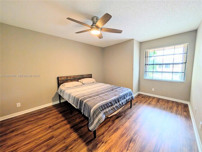 Building Photo - 10330 NW 12th Pl