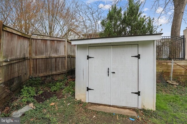 Building Photo - 4503 Traymore St