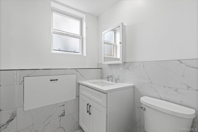 Building Photo - 117 Brendon Hill Rd