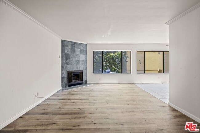 Building Photo - 1033 6th St