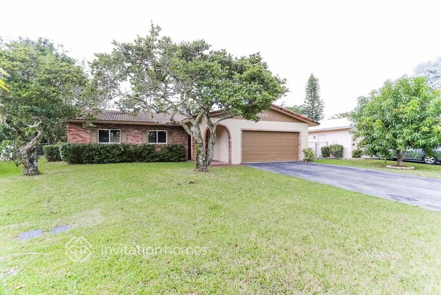 Building Photo - 8500 NW 18th Pl