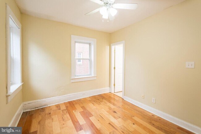 Building Photo - 2252 Bryn Mawr Ave