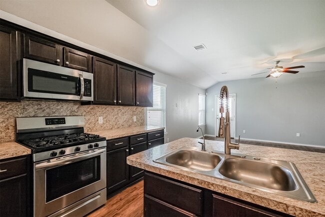 Building Photo - 20803 Remington Oaks Ct