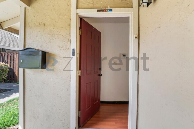 Building Photo - 2095 Olivera Rd