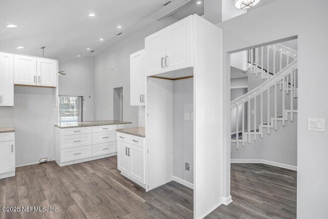 Building Photo - 104 Clam Bake Ct