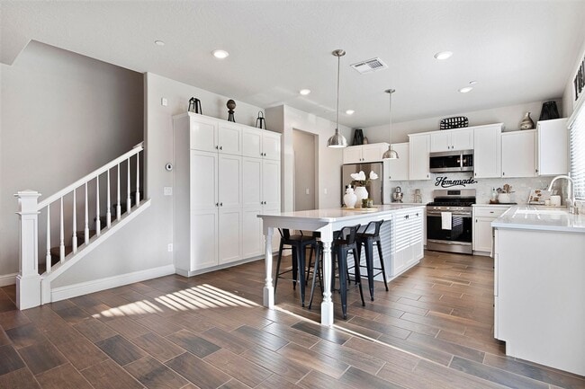 Building Photo - Clovis Eastside Home, 4BR/3.5BA, Built 201...