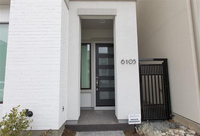 Building Photo - 6105 Echelon Way