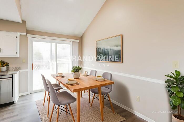 Building Photo - 1626 S Whitney Dr