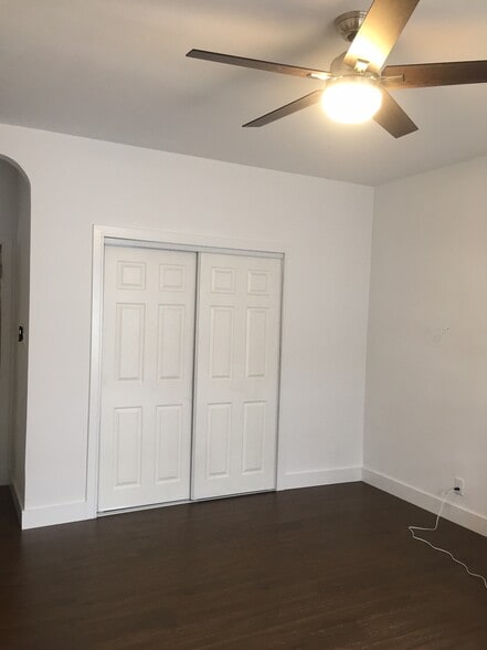 Building Photo - 845 Normandie Ave