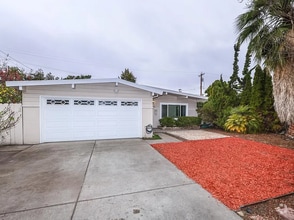 Building Photo - Beautiful Single Story 3bd House Recently ...